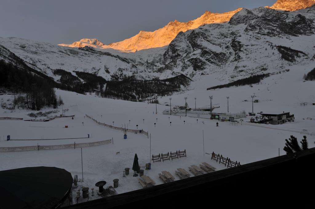 Hotel The Larix Ski-In Ski-Out Saas-Fee Luaran gambar